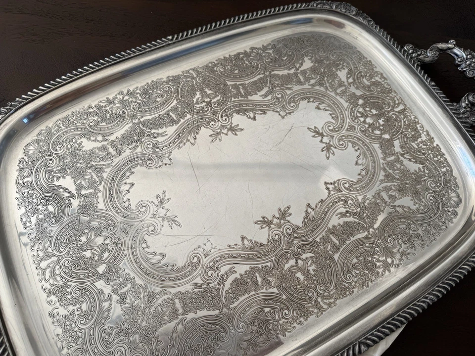 E.G. "Bandeja para servir Webster EGW&S IS International Silver Co 210/9 22"" doble mango" Foto 3 de 4