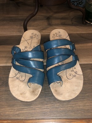 navy blue bare trap sandals