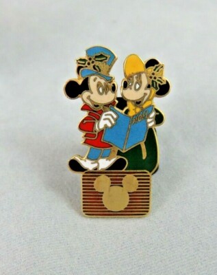Rare Disney Pin Christmas Minnie Mouse Decorating Walt Disney World 2008 pin84 Rare Disney Pin Christmas Minnie Mouse Decorating Walt Disney World 2008 pin84