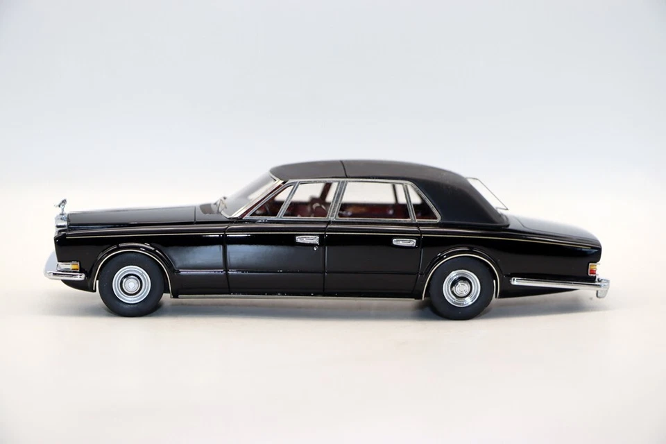 Resin Car Models 1/43 Rolls-Royce Phantom VI Frua Half Roadster Version Toys - Image 2 of 4