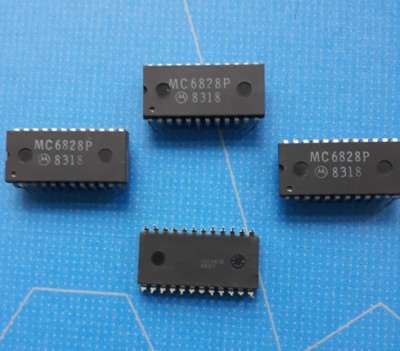 MC6828P Motorola Priority Interrupt Controller DIP24