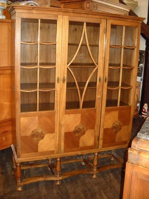 Vitrine, offenes Fußgestell, Sprossenverglasung | eBay