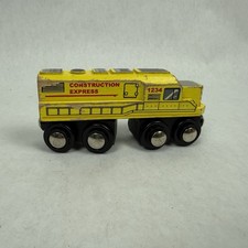 Maison Joseph Battat Yellow Wooden Engine Magnetic Thomas Train Car 379