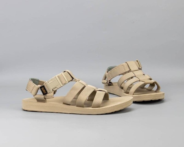 Women Teva Heels Beige Polyester 38