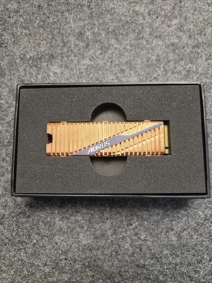 Gigabyte Aorus NVMe Gen4 SSD 2TB - 100% SoH