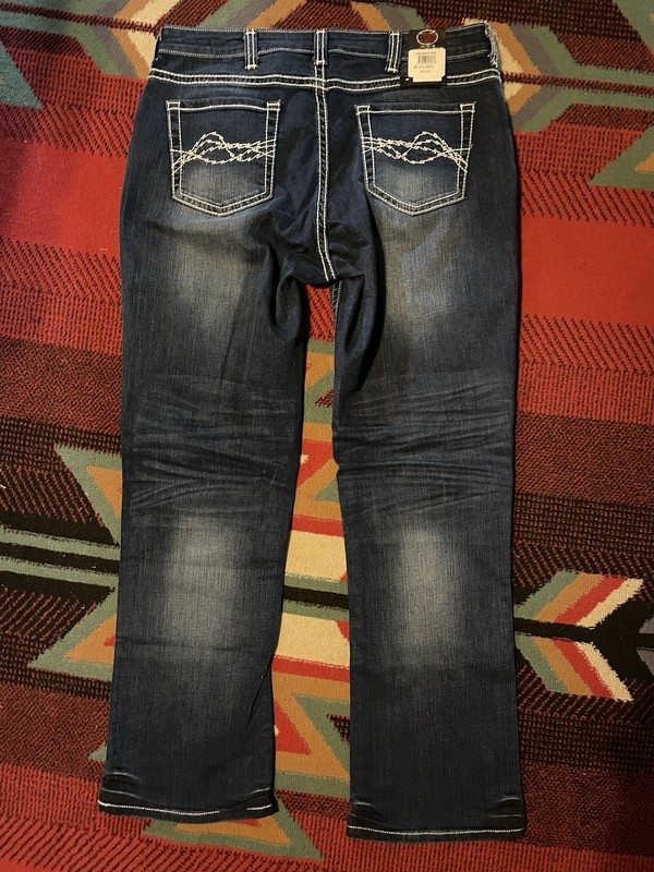 Women’s cowgirl tuff Jeans size 33 Regular length