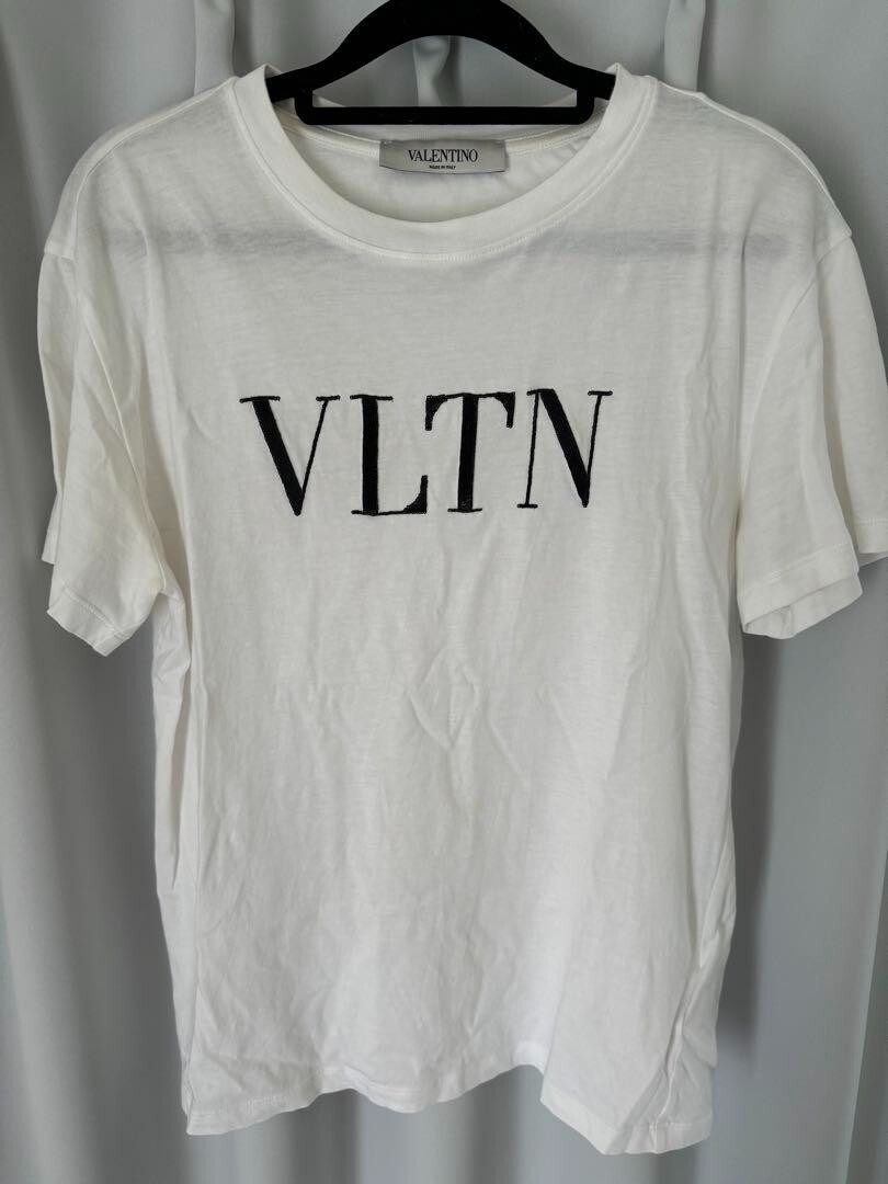 Valentino VLTN Rogo T-Shirt Women XS Size White spangle Used Valentino VLTN Rogo T-Shirt Women XS Size White spangle Used