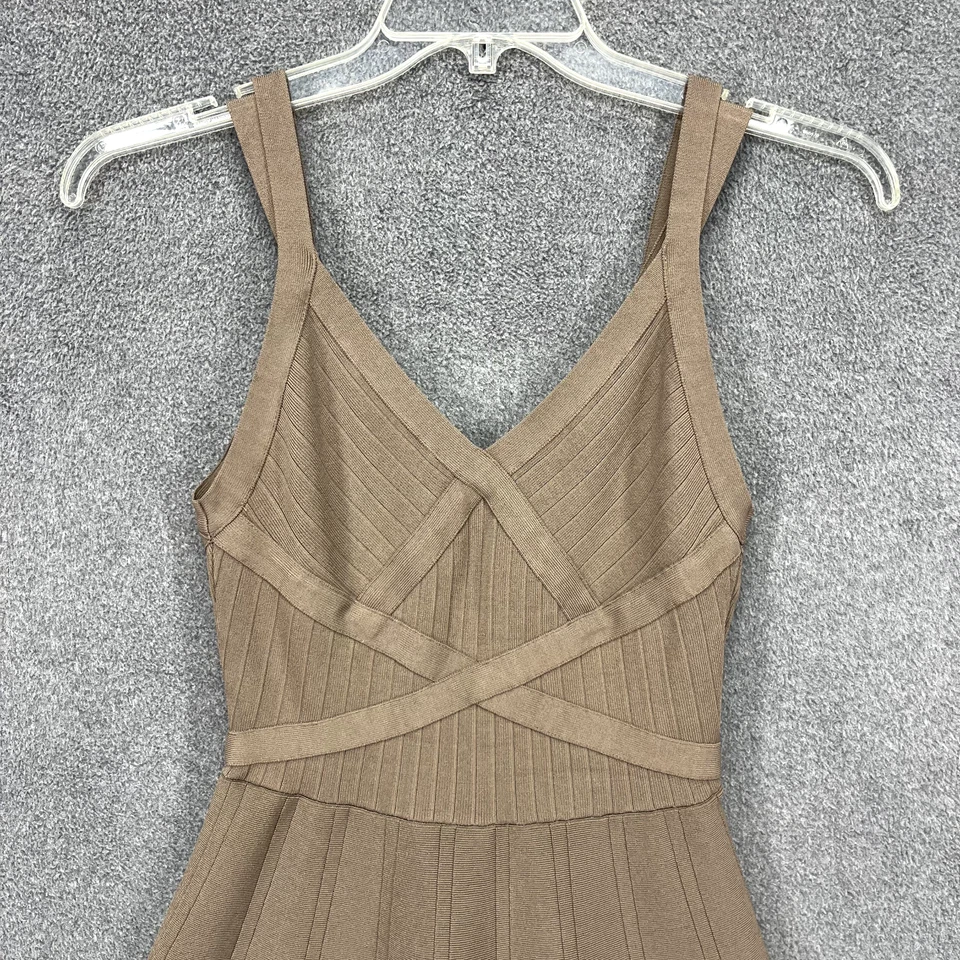 Vestido Guess Mujer Mediano Marrón Patinador Cóctel Elastizado Ajuste Acampanado Foto 3 de 4