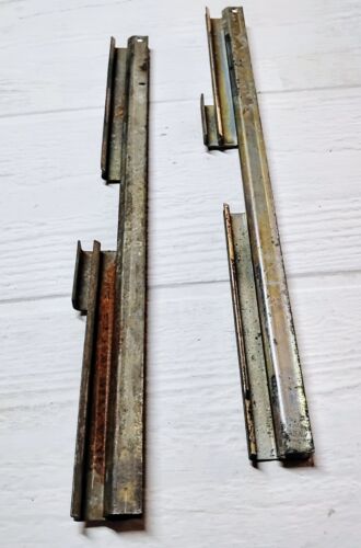 Triumph TR6 1968-1976 Lower Window Channels Right & Left Set Original Used Pair - Picture 3 of 7