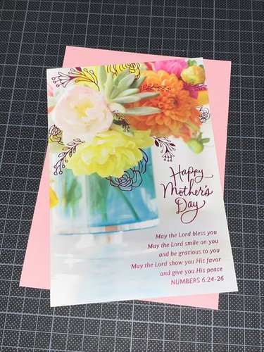 Hallmark DaySpring Mother’s Day Card: Floral Graciously Blessed in a Special Way - Bild 1 von 7