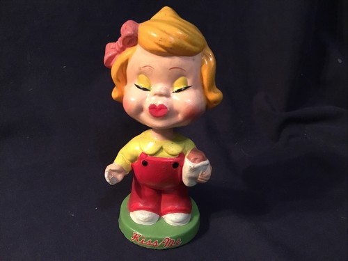 2 Vintage Boy & Girl Kiss Me Bobbleheads Japanese Good Condition - Picture 8 of 11