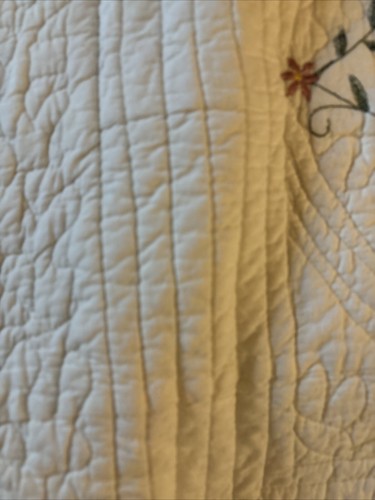 Vintage King Quilt Embroidered Floral Ivory Pink 99” X 110” Shabby Chic Rare - Picture 8 of 9