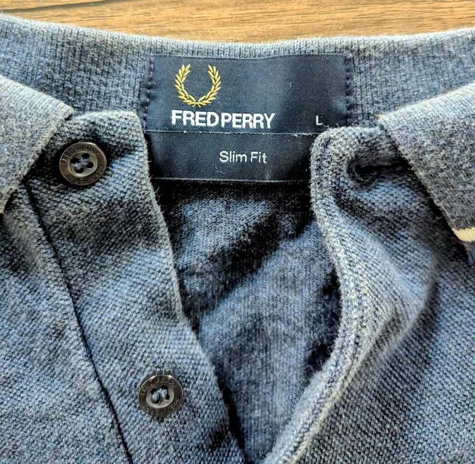 Fred Perry Cropped Polo Shirt Navy Blue Slim Fit Size ~ L ~ Ladies (10-12) - Image 3 of 3