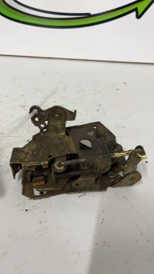 Chevrolet Camaro 1993-01 pestillo puerta delantera derecha delantera derecha; cerraduras manuales Foto 4 de 4