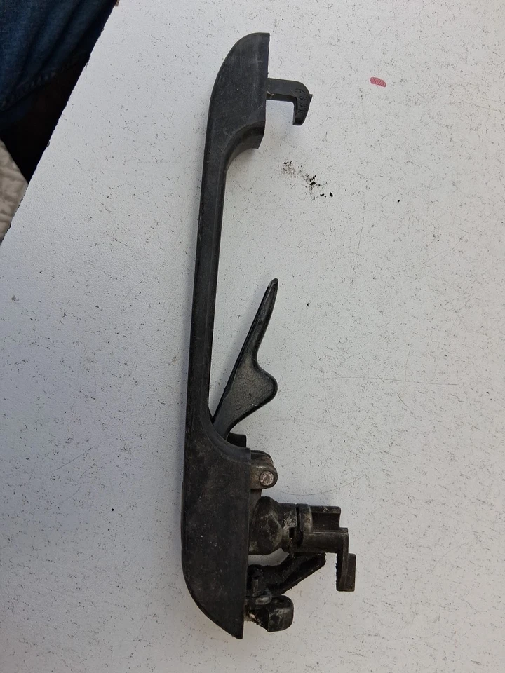 Manija de puerta exterior OEM 155837206 VOLKSWAGEN CONEJO 77-84 Foto 3 de 4