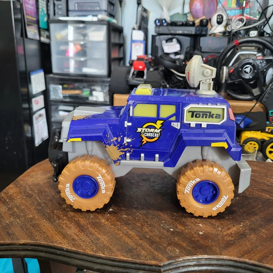 Camión de juguete eléctrico Tonka Storm Chasers Tornado Rescue Foto 4 de 4