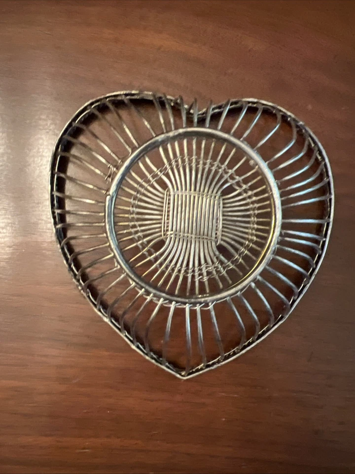 Cestas de pan para servir vintage de corazón, flor redonda pequeñas plateadas pátina Foto 3 de 4