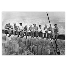 Vlies Fototapete Tapete Wandbild Lunch atop a...
