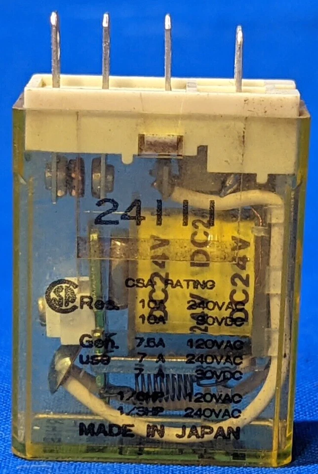 ASSORTED IDEC RELAY 23722 25210 24111 24X18 24Y18 22Z10 **LOT OF 9** - Image 4 of 4