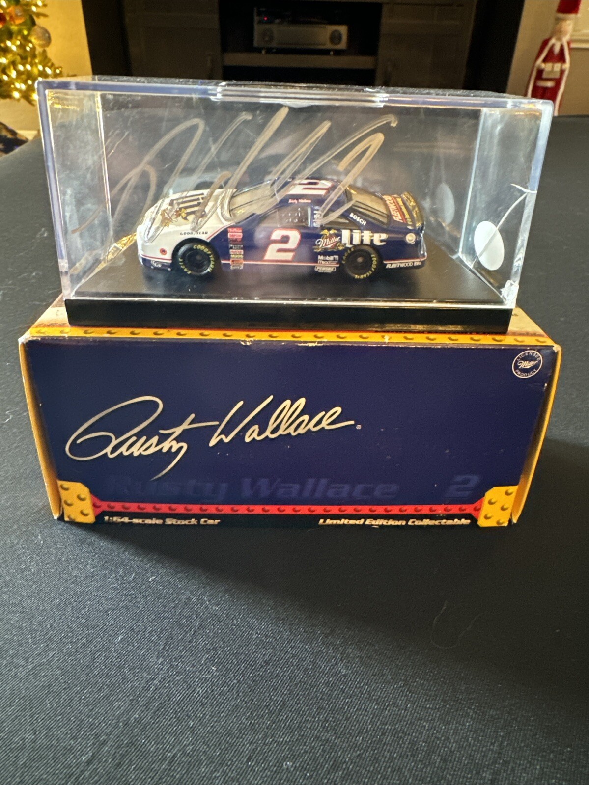 Picture 1 of 4