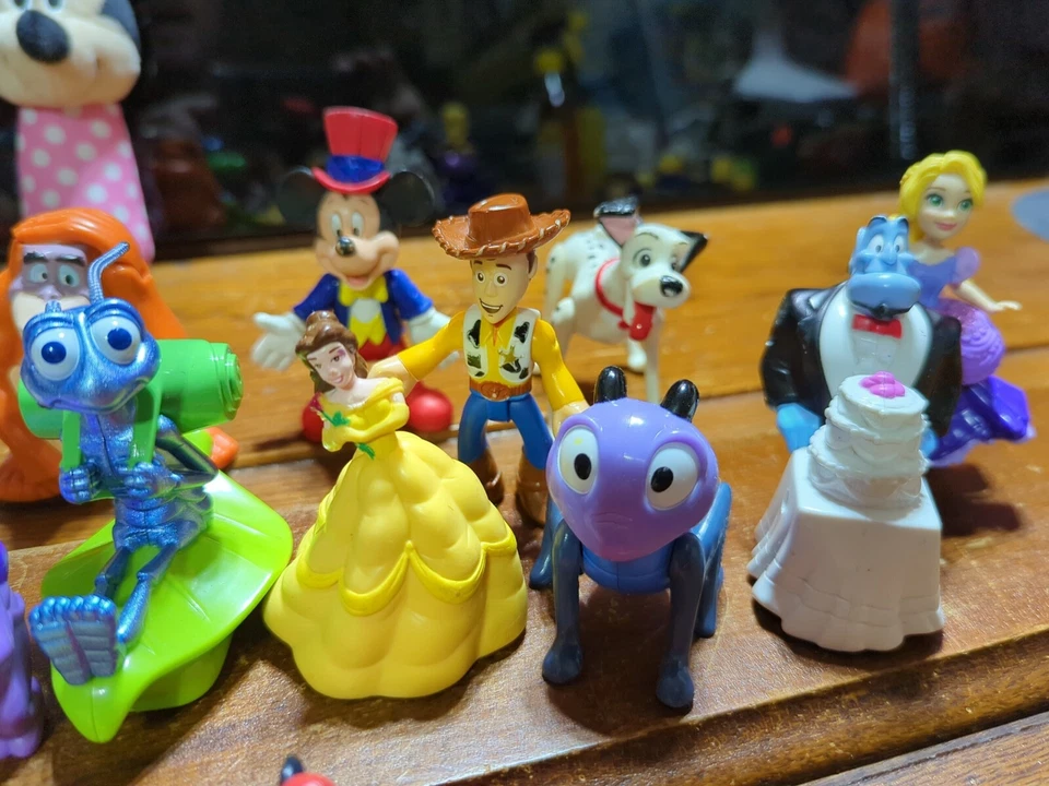 Gran Lote 23 Figuras Usadas Disney Toy Story Monsters Inc La Bella y Bestia Peter Pan Foto 4 de 4