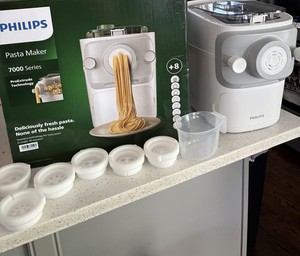 Philips 7000 Series Automatic Electric Pasta Maker Extruder w/ Discs Cup