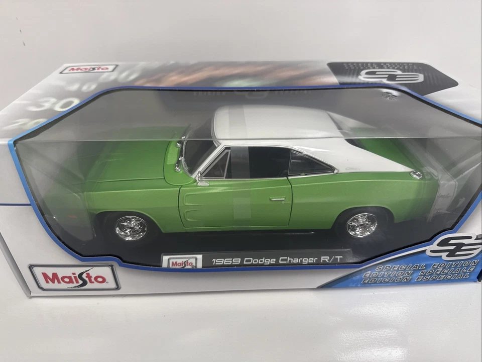 Maisto масштаб 1:18 1969 Dodge Charger R/T литой зеленый/белый. - Изображение 2 из 4