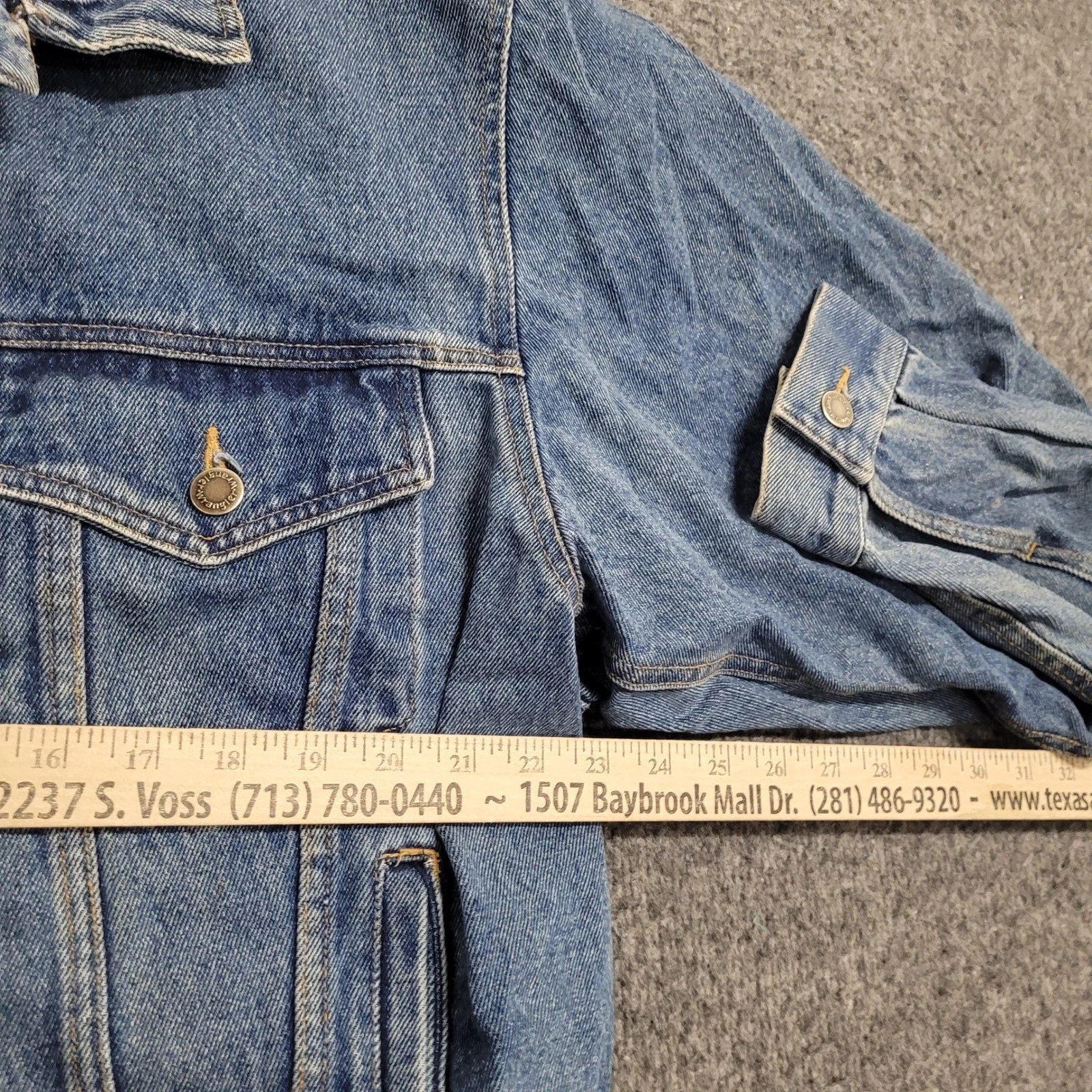 Wrangler Denim Jacket Mens Size L Blue Chuck Norris Christmas Patch Trucker DIY - product detail image 3