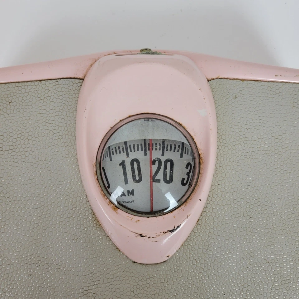 Báscula de pie de baño Chatham de colección gris rosa industrial mediados de siglo Foto 2 de 4