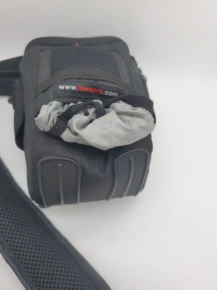 Lowepro apex 100AW camera bag lightweight rugged - Image 4 of 4