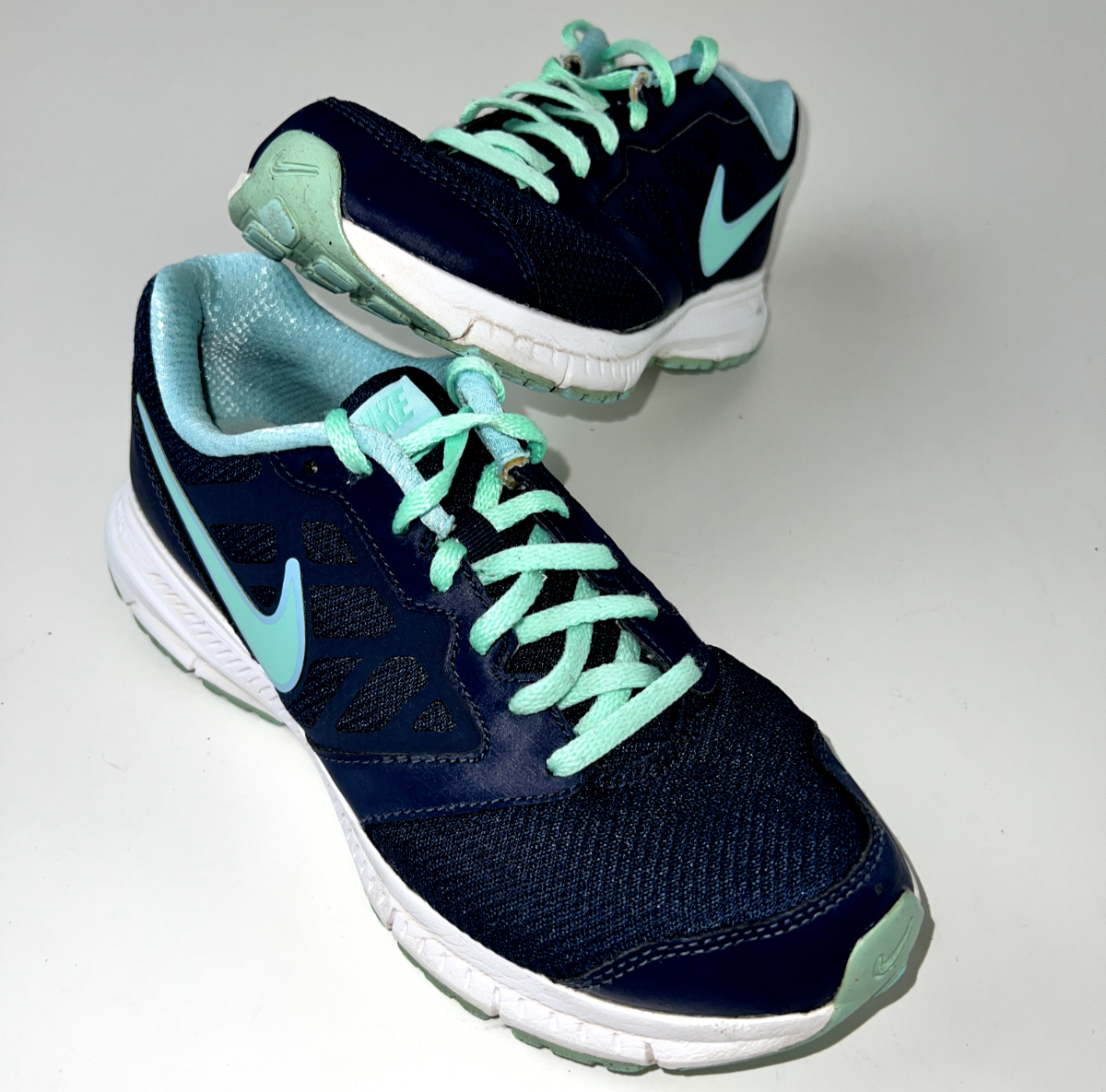 nike mesh sneakers womens