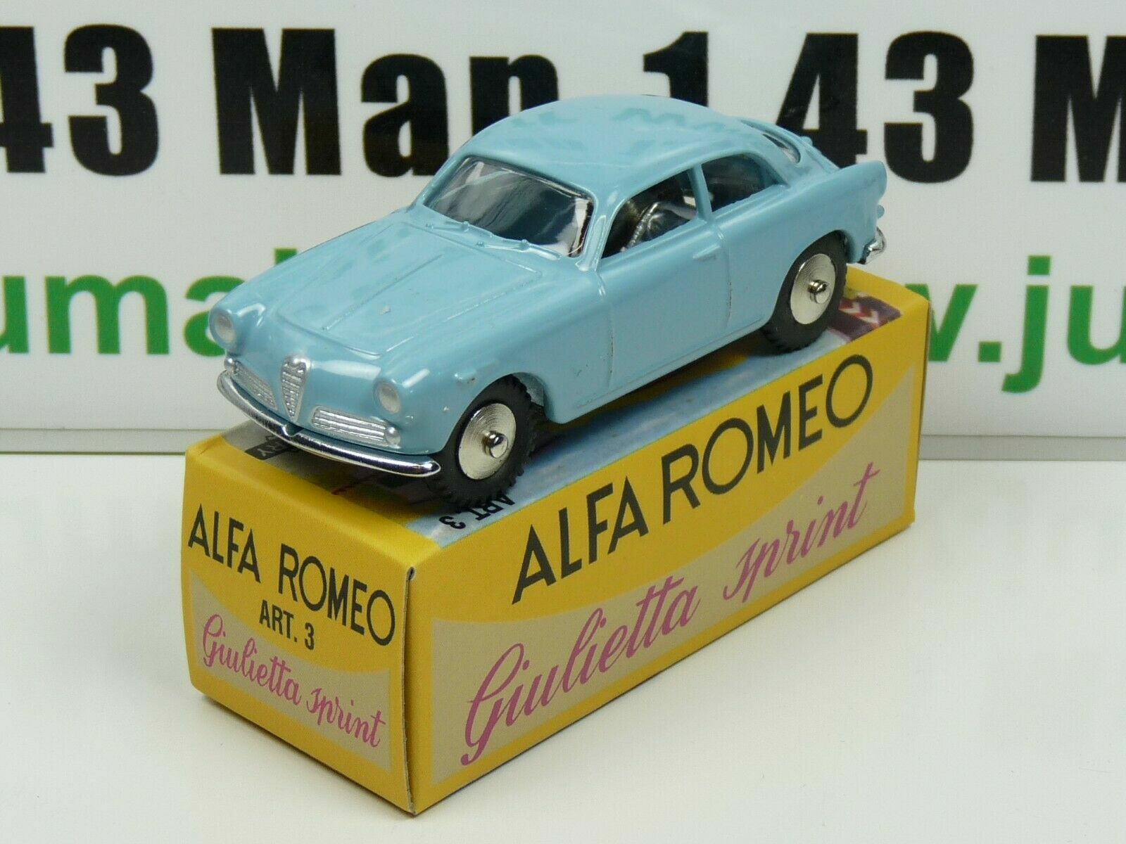Jouet ancien Mercury Alfa Romeo Giulietta N.17 rouge