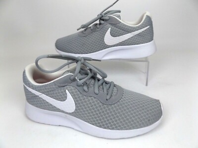 nike women's tanjun tennis shoes