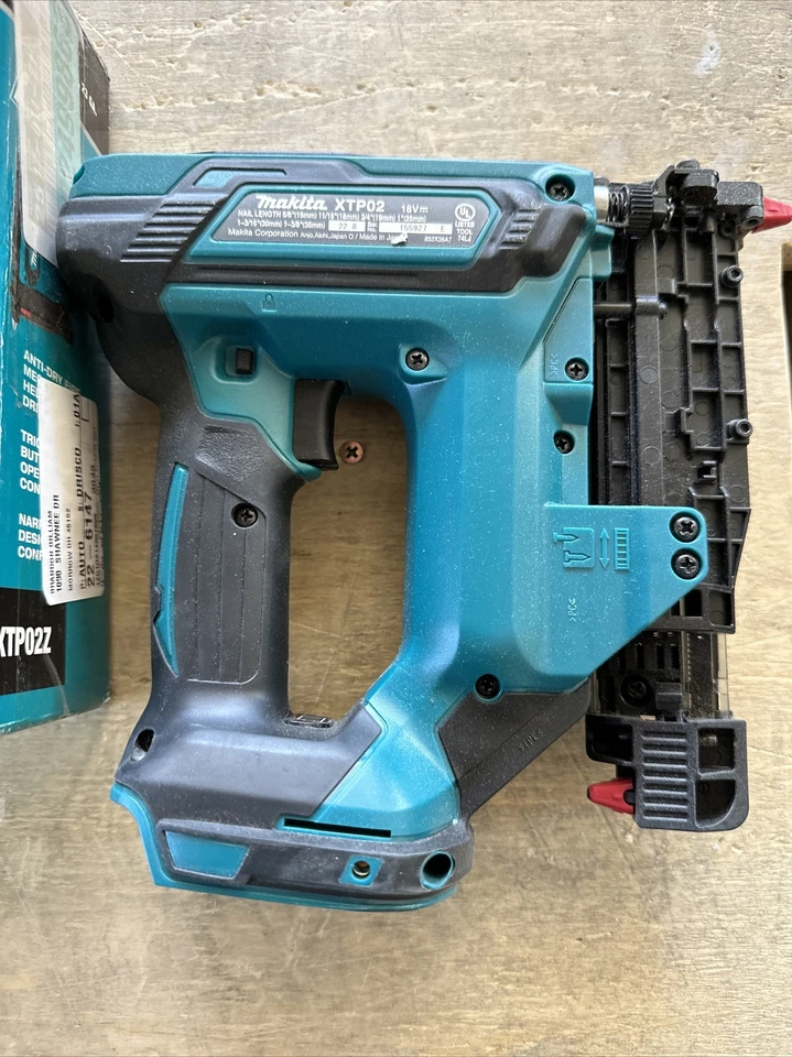 MAKITA**XTP02Z**23 Ga PIN NAILER**1-3/8" Bare Tool - Image 2 of 4