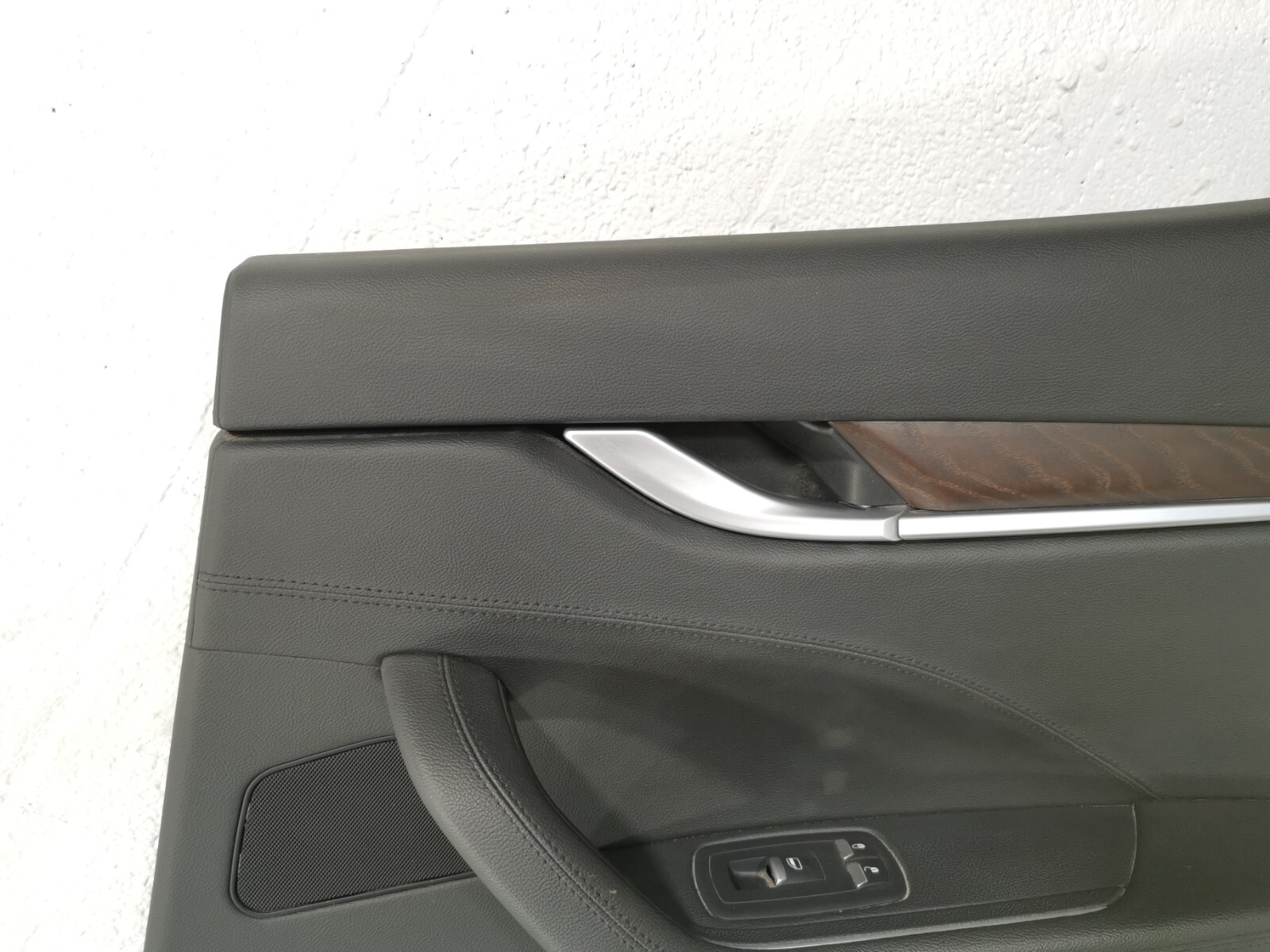 MASERATI Levante 3.0L AWD 2019 Rear Right Side Door Panel Trim 3077621 OEM