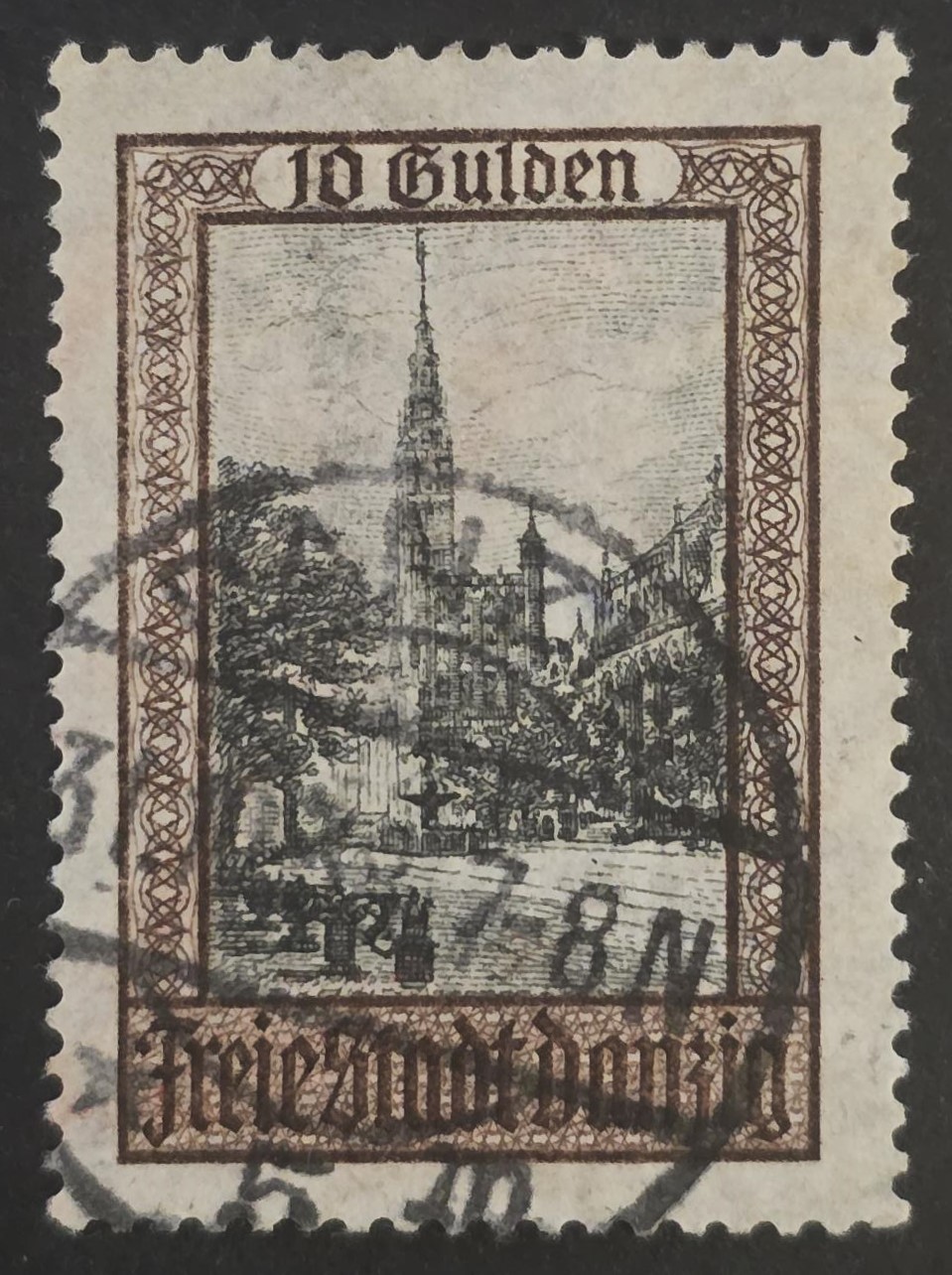 Foto 1 di 2