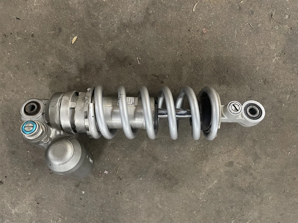 Amortiguador de suspensión trasera Yamaha YZFR1 YZF R1 04 05 06 2004 2005 2006 OEM Foto 3 de 3