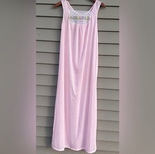 Vintage pink nightgown W/ Lace cottagecore Romantic Coquette small