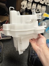 2015 MAZDA 2 Washer Bottle Brand New Genuine Part
