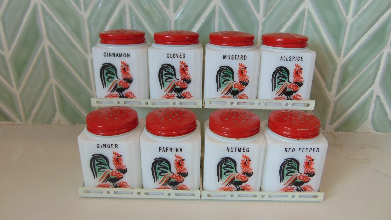 MINT VTG 1930s MCKEE TIPP CITY MILK GLASS ROOSTER SPICE JARS SET, ORIGINAL RACK