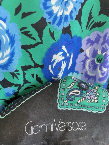 Y2#Gianni Versace Vintage Silk Scarf Blue Green Floral Paisley Baroque Italy - Picture 4 of 4