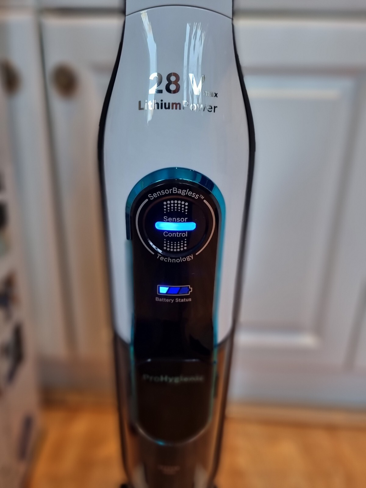 Bosch Athlet ProHygienic 28Vmax Rechargeable Vacuum Cleaner White 4242005265046 eBay