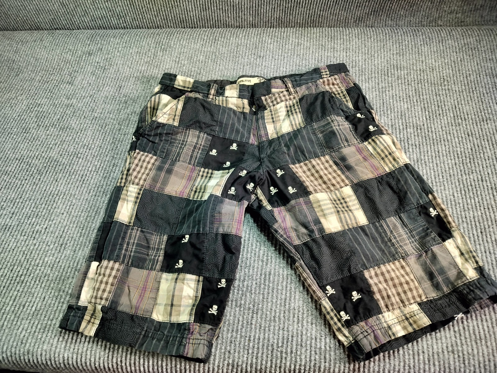 Utilith Men's Skull Crossbones Patchwork Shorts 3… - image 1