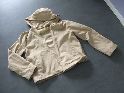 Kurze leichte Übergangsjacke von BENETTON mit Kapuze, Beige - Gr.36/38