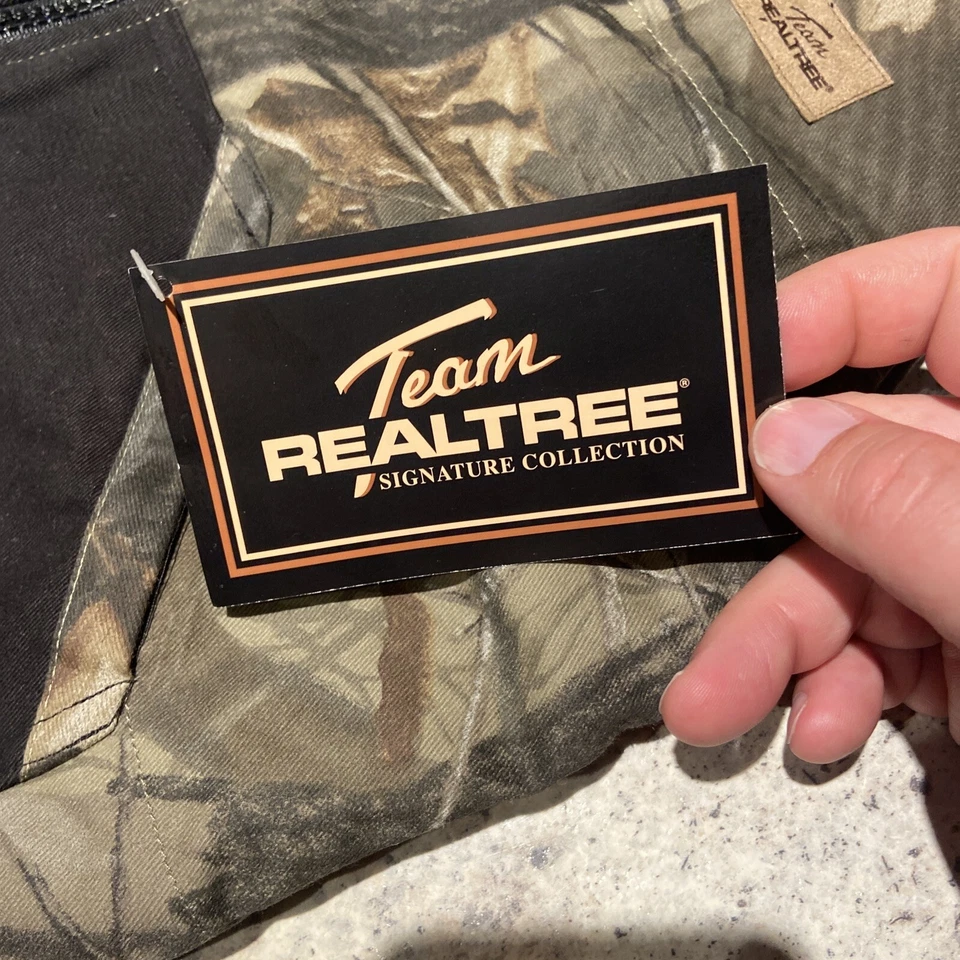 Real Tree Hardwoods 20-200 Reversible Camo Black Vest Youth Size Small - Image 2 of 4