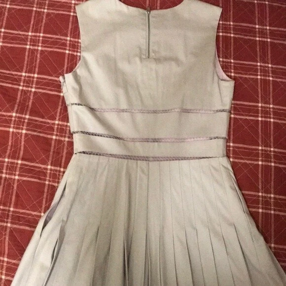 Marc New York Andrew Marc серый фиолетовый плиссированные женское летнее платье размер 6 - Изображение 3 из 4