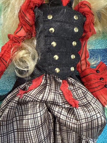 Muñeca de película Disney Alicia en el país de las maravillas a través del espejo 12" - Imagen 3 de 11