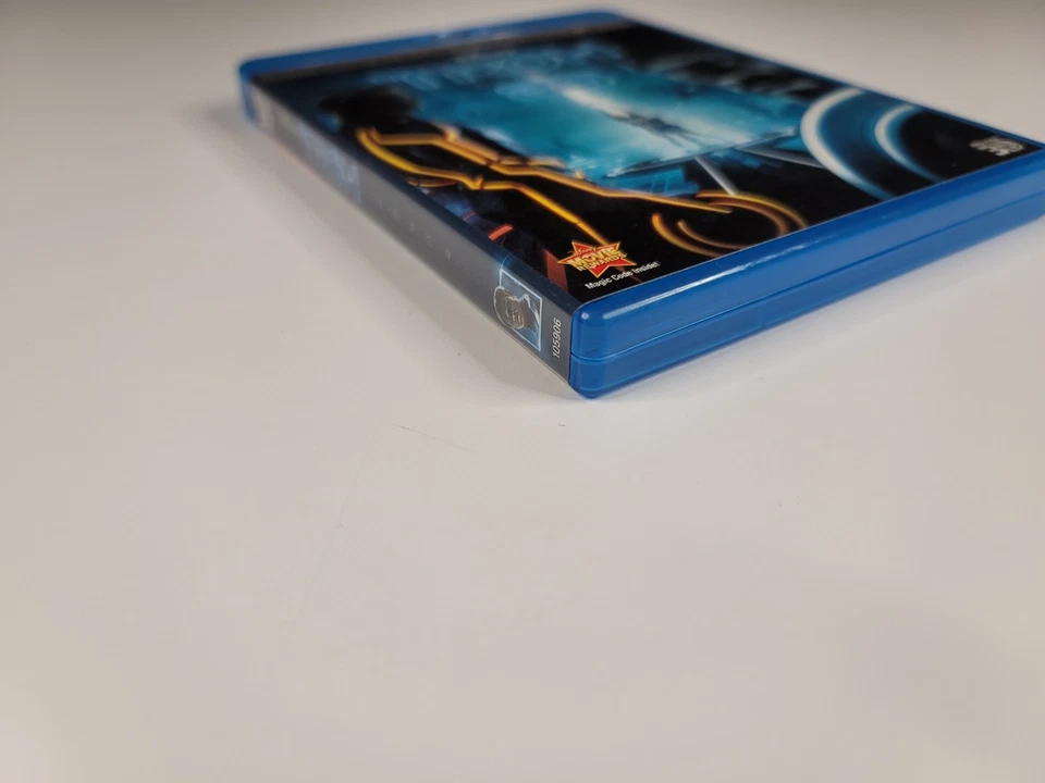 Tron: Legacy 3D (Blu-ray 3D/Blu-ray 2D/DVD) Very Good Read Description Below - Image 4 of 4