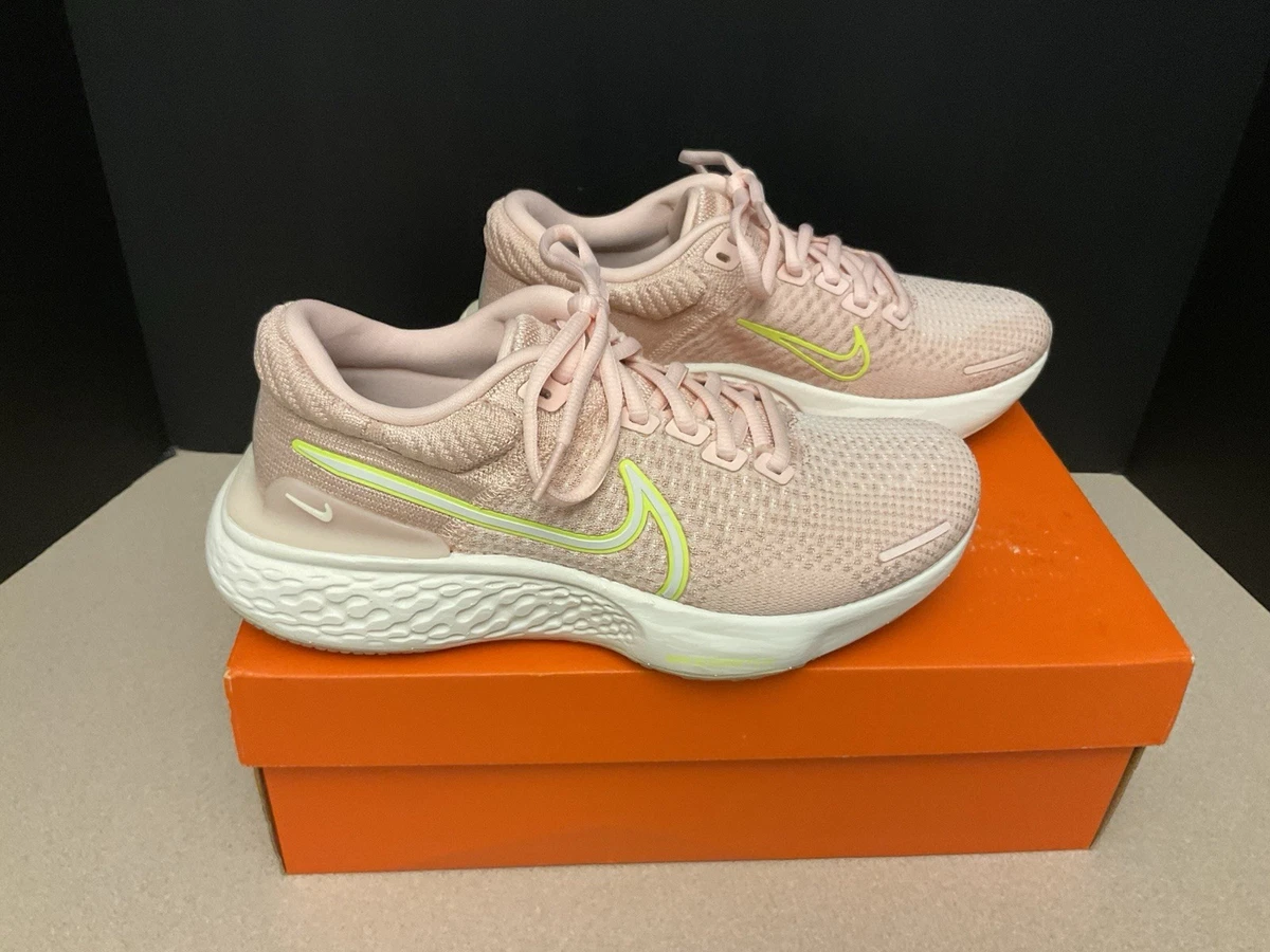 Preços baixos em Rosa Nike Academia e treinamento fitness e