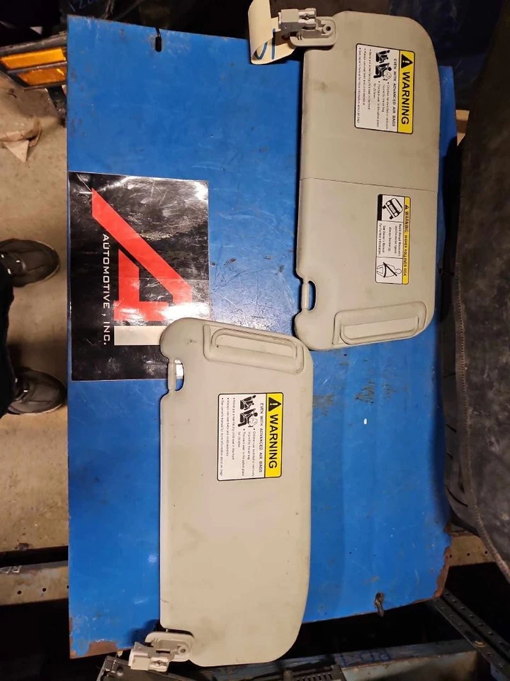 2013-2015 Mazda CX-5 Driver Left Sun Visor With Illumination Gray OEM - Image 4 of 4